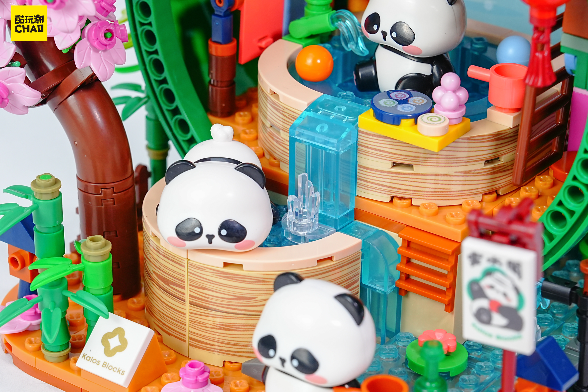 The Giant Panda's Bamboo Home – What Are the Pandas Up to in Their The Giant Panda's Bamboo Home – What Are the Pandas Up to in Their