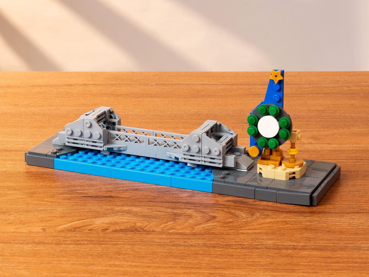 192-piece Jiefang Bridge and Tianjin Century Clock building-block scene