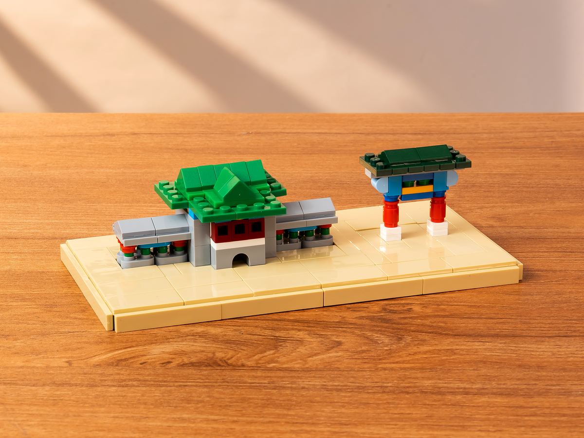 244-piece Jinmen Guli gateway building-block model based on Tianjin Ancient Culture Street